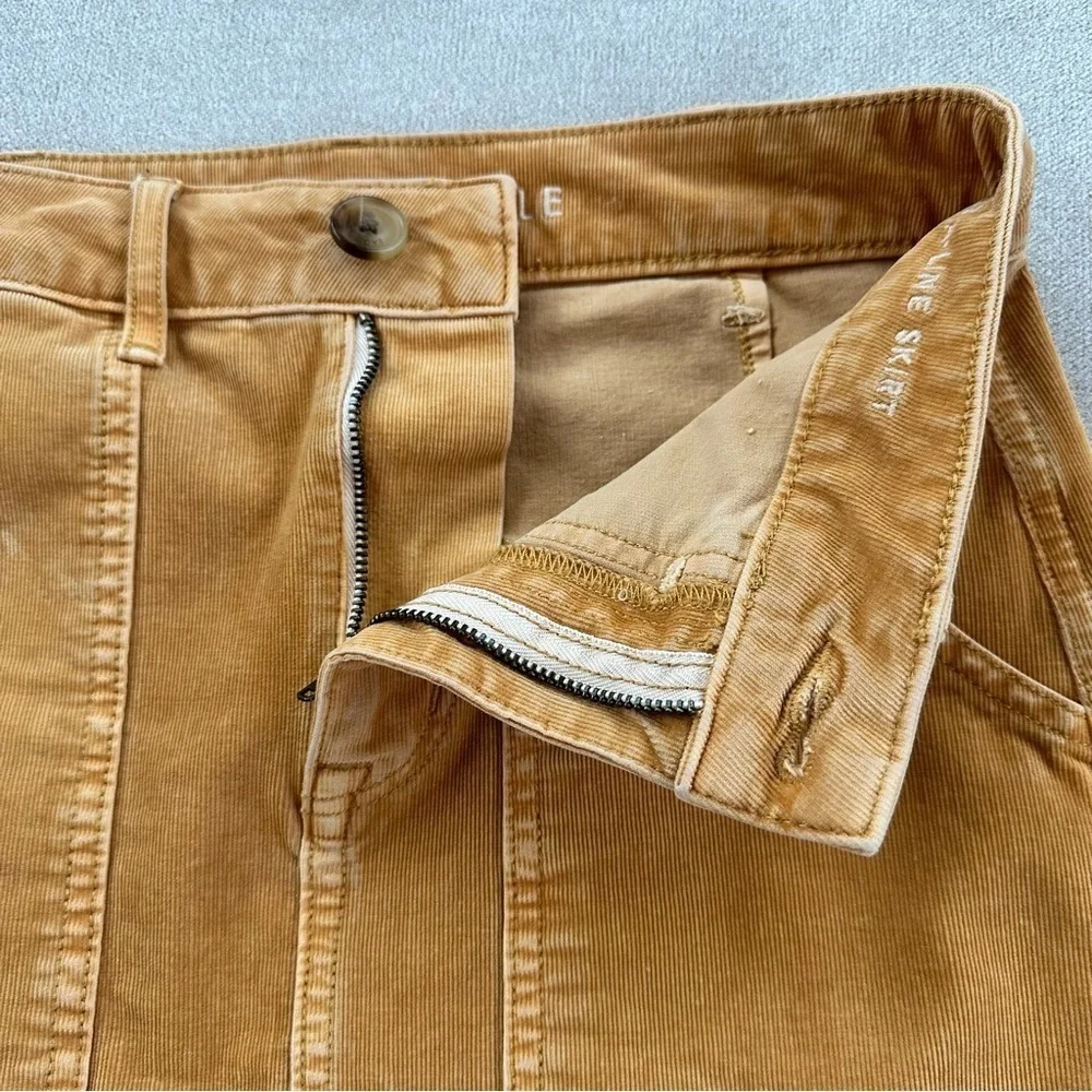 American Eagle High Rise A Line Corduroy Skirt. Gold. Size 0.